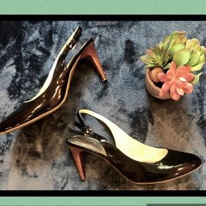 Tommy Hilfiger black heeled shoes. Sz 7/2.